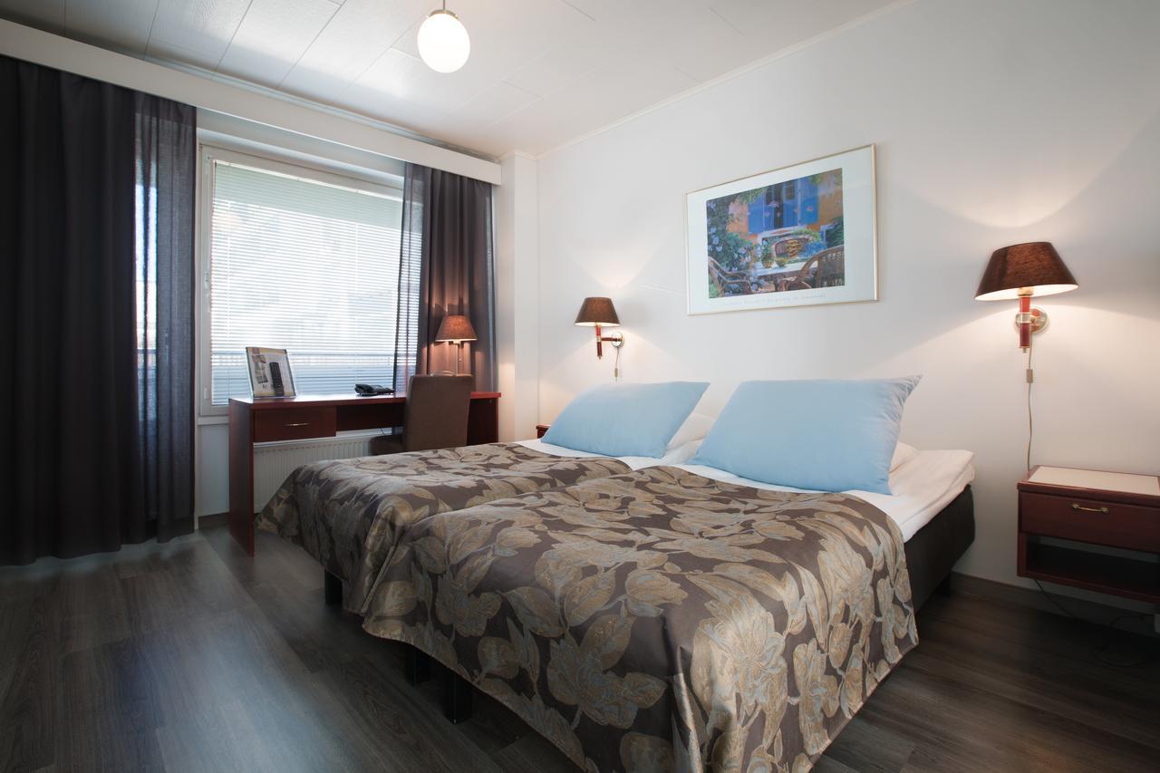 Hotel Milton ยิวาสคูลา ภายนอก รูปภาพ